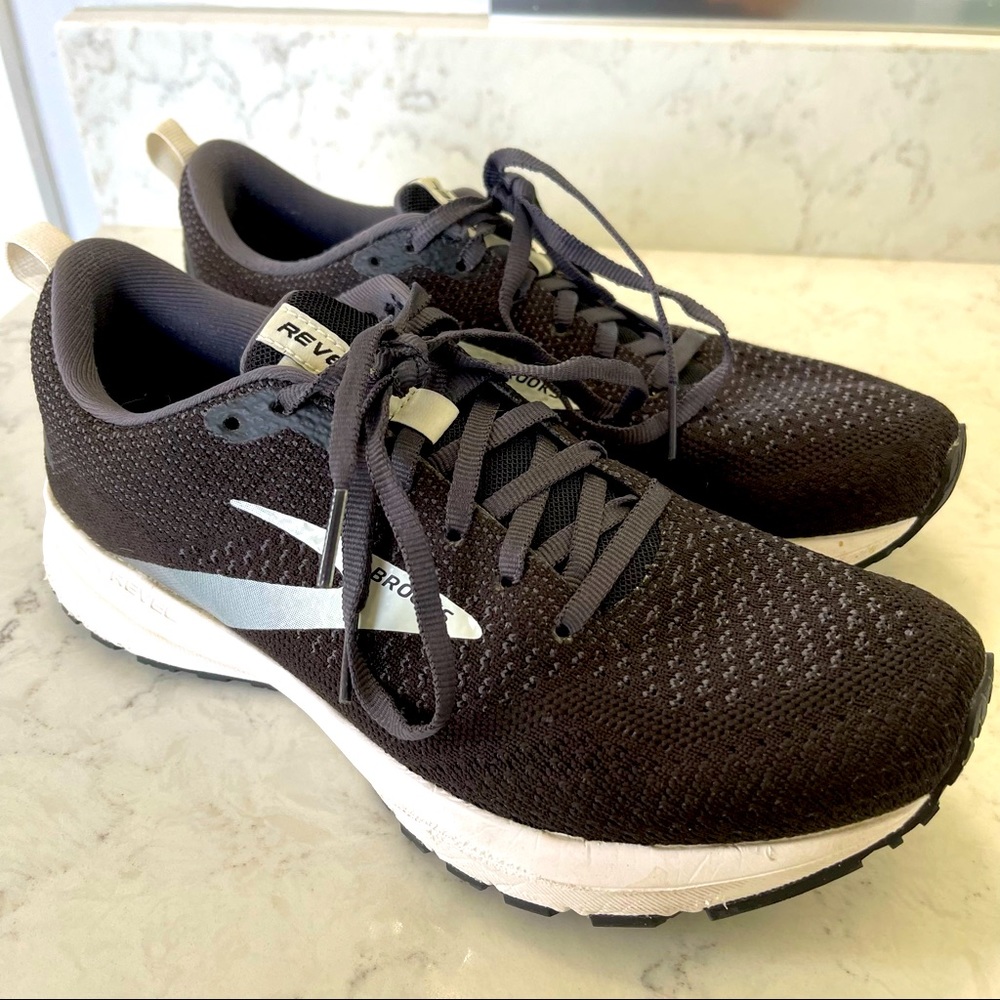 Brooks Revel 4